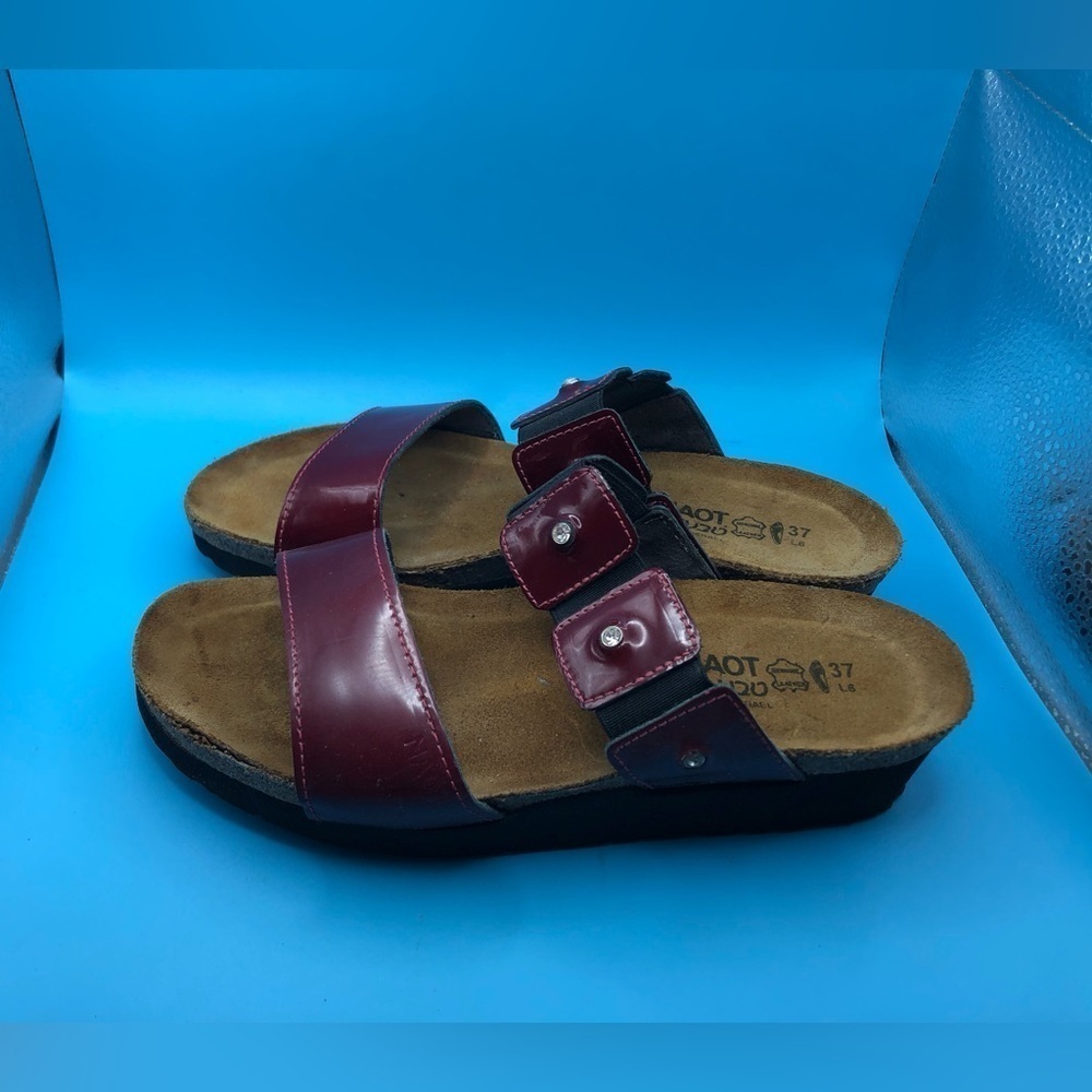 Naot burgundy double strap sandals womens 6